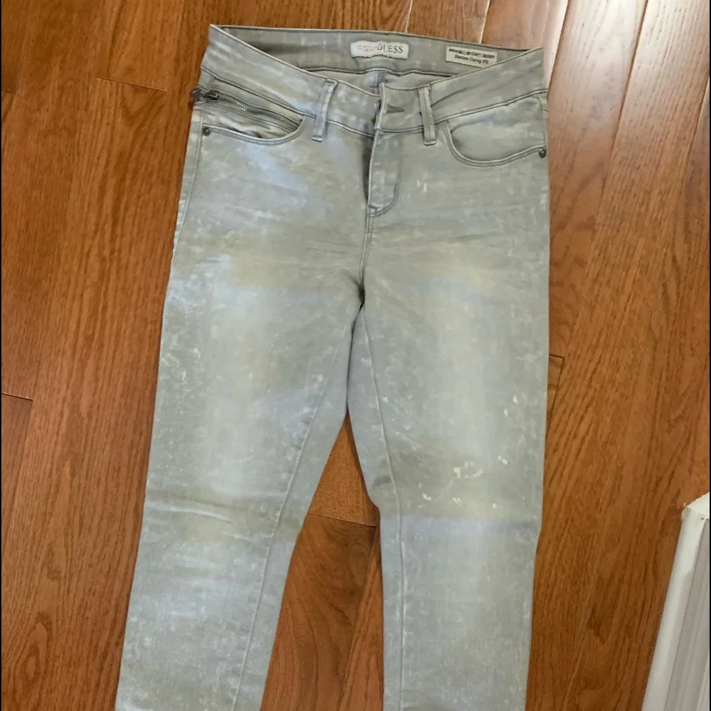 Guess Mid Rise Jeans - Picture 3 of 5
